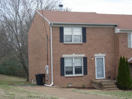 917 Hammack Dr - Photo 2 of 8