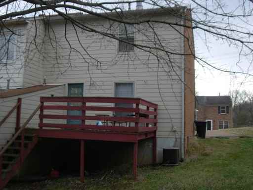 917 Hammack Dr - Photo 3 of 8