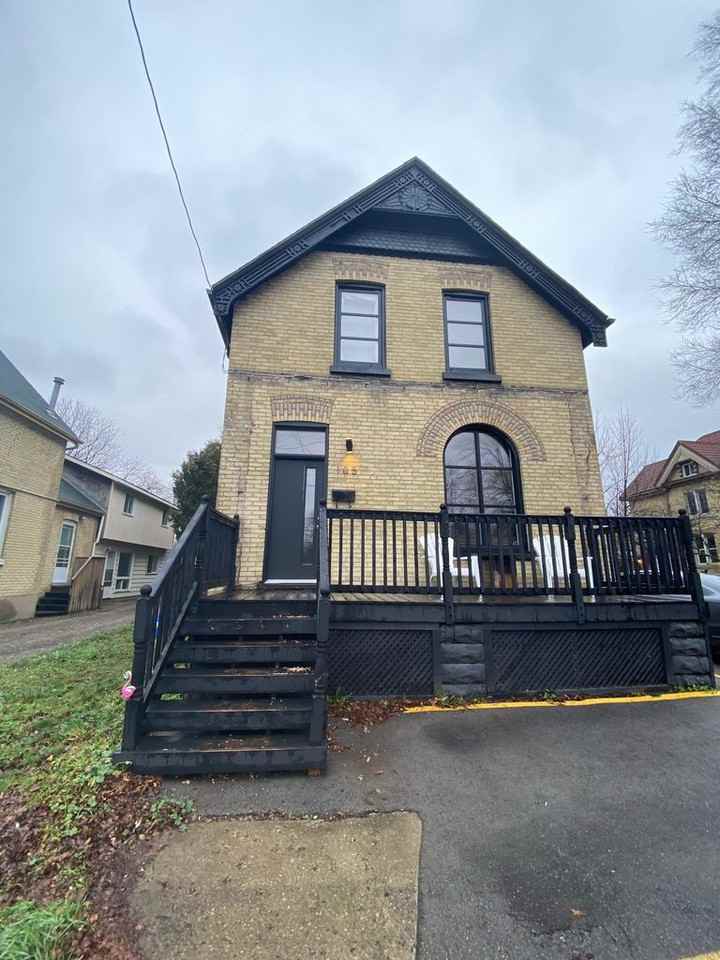 1105 Wharncliffe Road North Apartments in West London, London, ON N6H