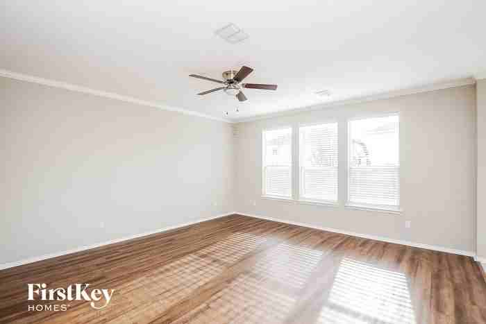 4713 Palm Ridge Dr - Photo 3 of 15