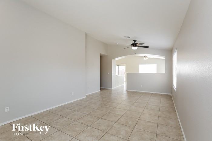 3621 N 105th Dr - Photo 2 of 15