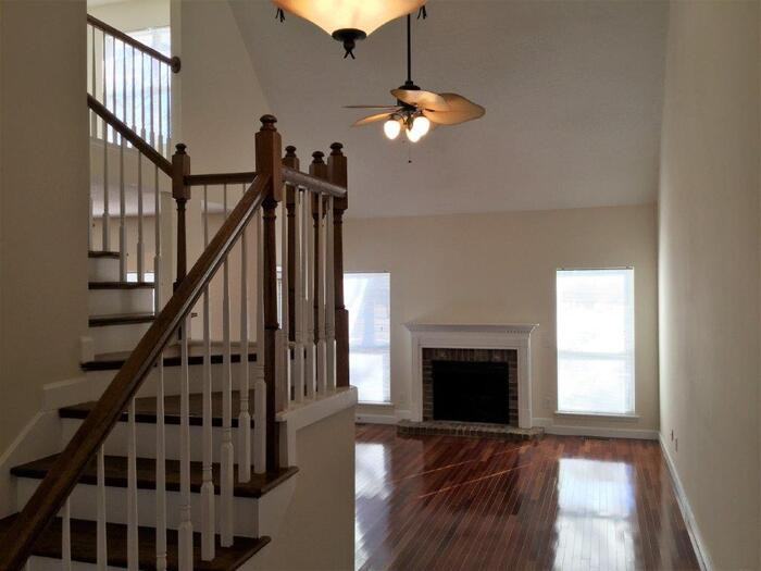 105 Bacot Ln - Photo 3 of 39