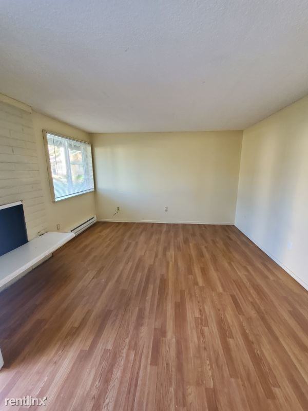 3232 3232 94th St S 15 - Photo 3 of 10