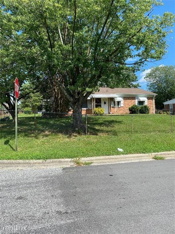 1201 Bilbro St - Photo 2 of 14