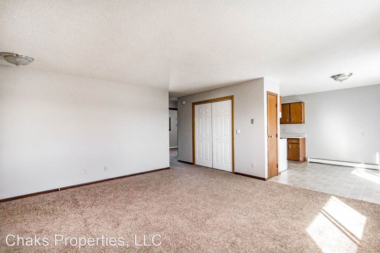 816 N Omaha Ave - Photo 3 of 18