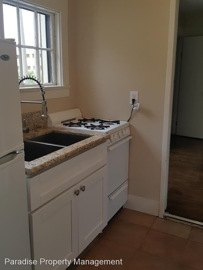 114 S 7th St - Photo 3 of 10