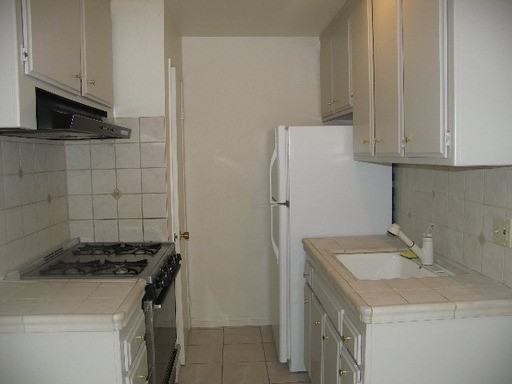 1211 Fair Oaks Ave - Photo 3 of 7