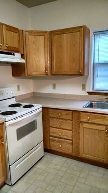 306 E 8th St - Photo 2 of 10