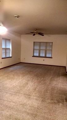 306 E 8th St - Photo 3 of 10