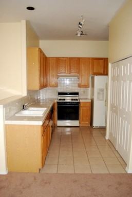 7086 N Ave Adella - Photo 3 of 21