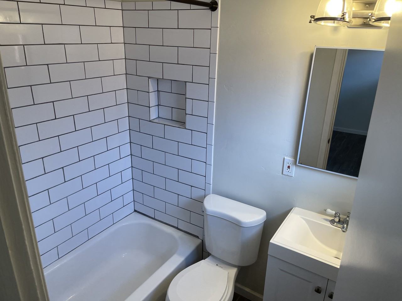 1010 N Jones Blvd - Photo 3 of 28