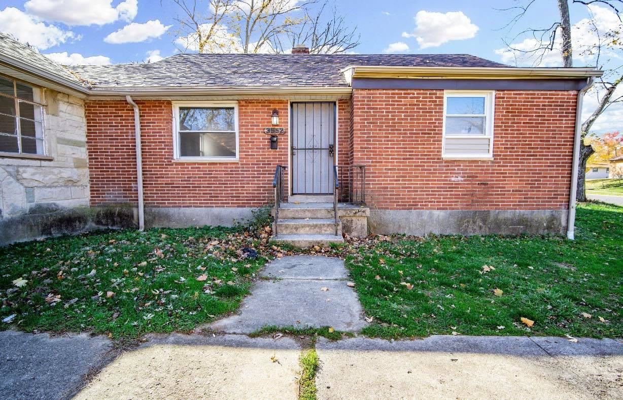 3546 Stanford Pl - Photo 3 of 10