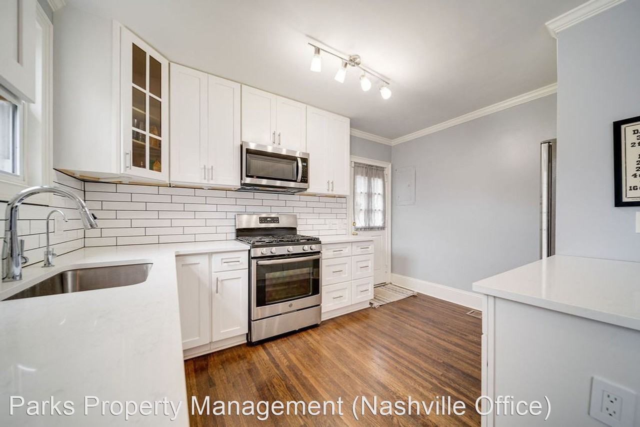 1402 Harwood Dr - Photo 3 of 25