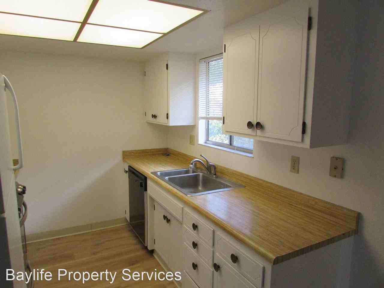 458 Ruth Ct - Photo 3 of 10