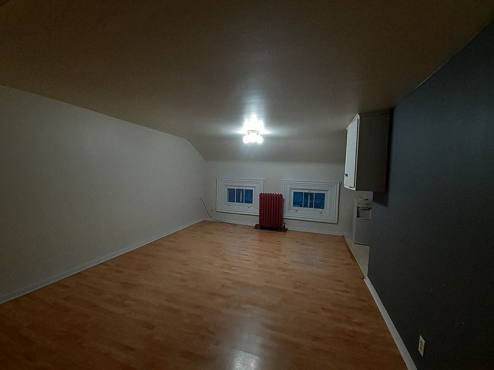 703 S Monroe Ave Uppr - Photo 3 of 5