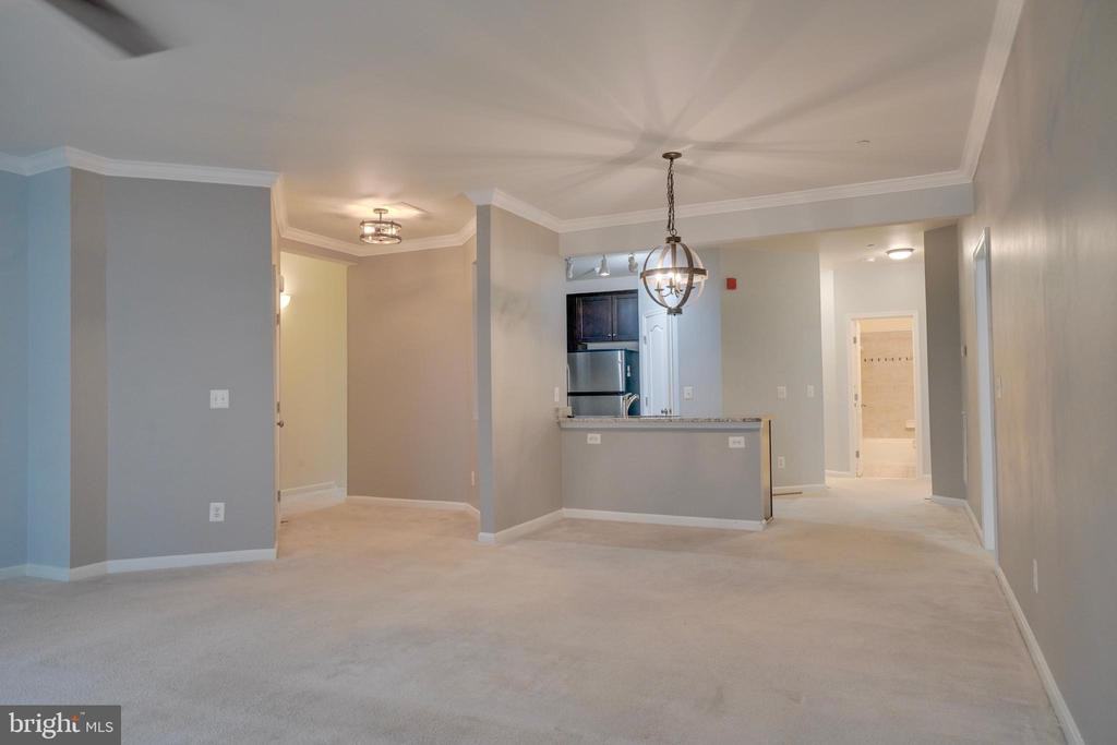 24678 Byrne Meadow Sq - Photo 2 of 35