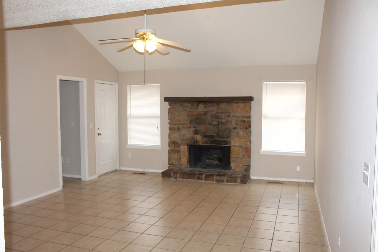 6610 S Yorktown Ave - Photo 2 of 13