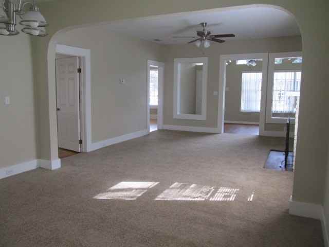 308 N Albany Ave - Photo 3 of 11