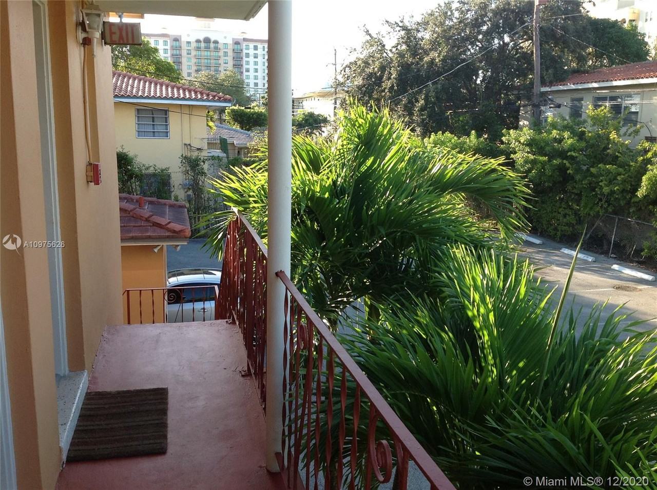 33 Salamanca Ave #2FL - Photo 7 of 12