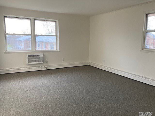 206 Flower Rd - Photo 3 of 8