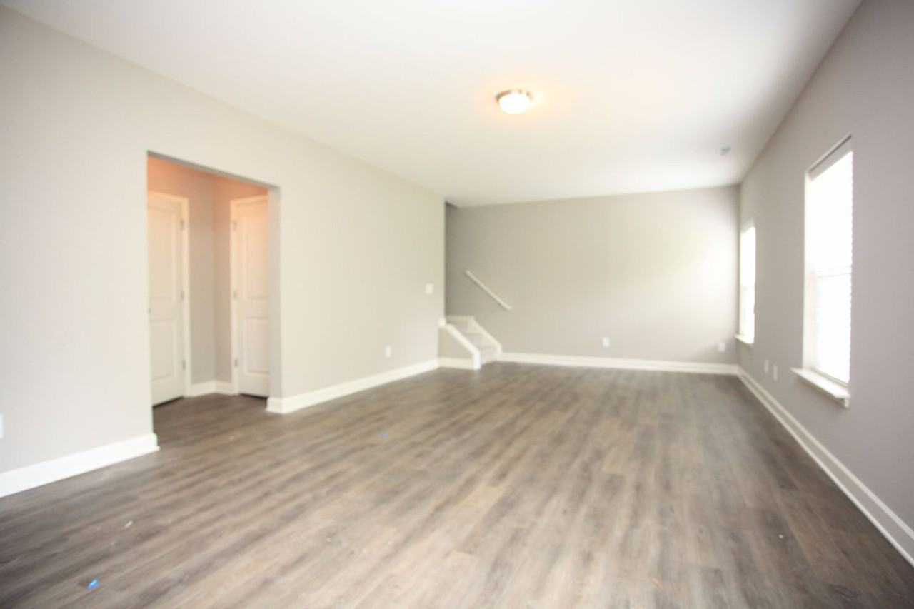 126 Four Seasons Way - Photo 3 of 19