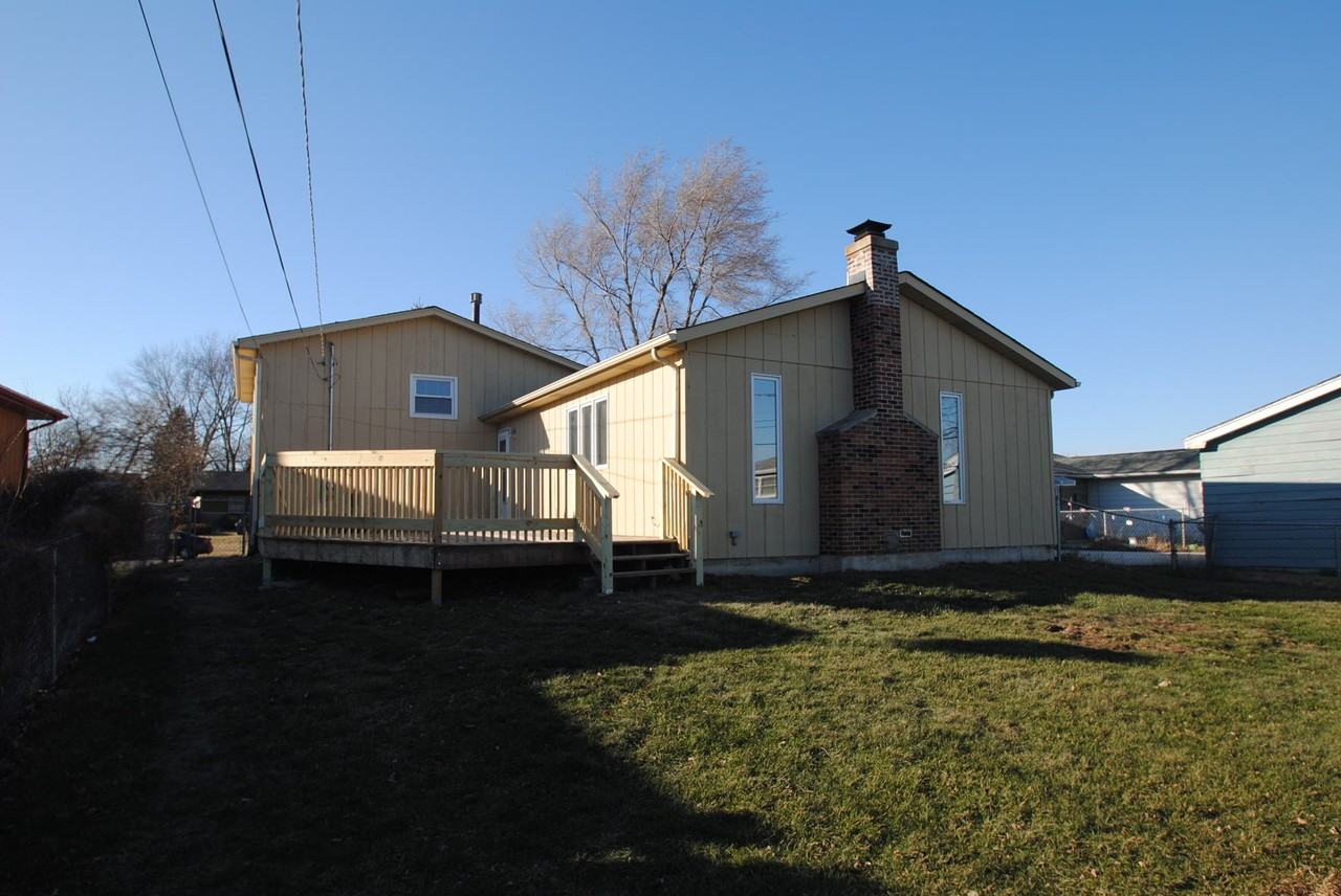 16101 Debra Dr - Photo 2 of 15