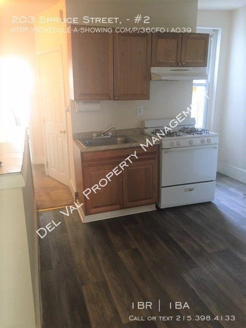 203 Spruce St - Photo 3 of 6