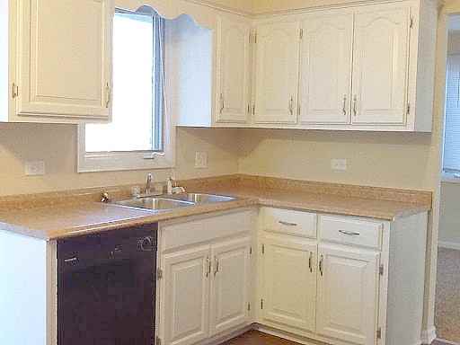 22962 Bruce Dr - Photo 3 of 15