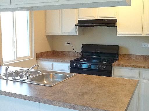 3361 Windsor Ln - Photo 3 of 18