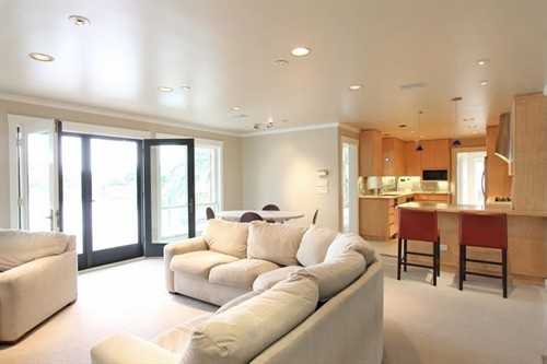 567 Riviera Cir - Photo 3 of 10