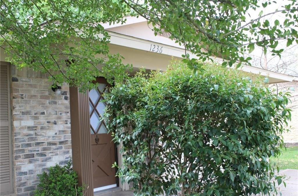 1236 Briarcove Dr - Photo 2 of 20