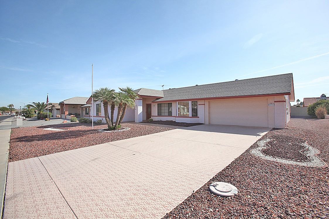 14735 W Buttonwood Dr - Photo 2 of 23