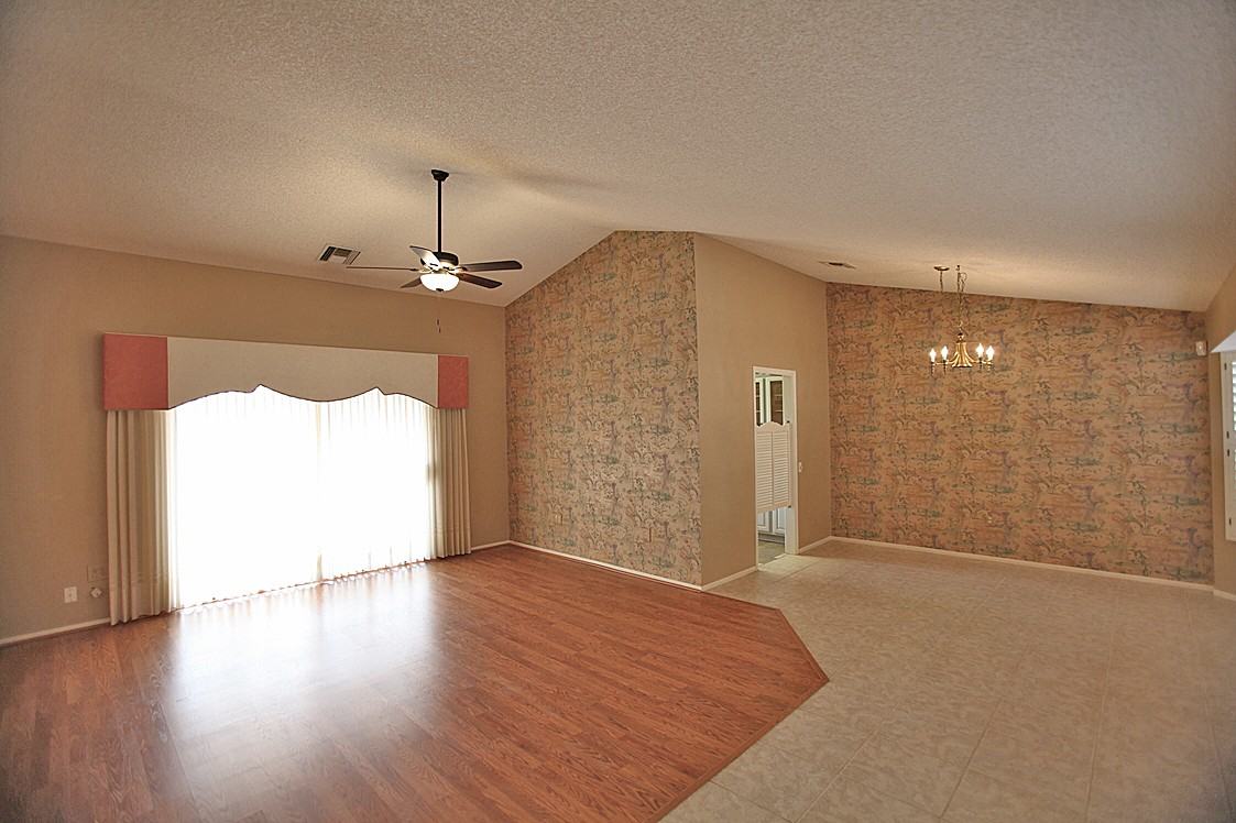 14735 W Buttonwood Dr - Photo 3 of 23