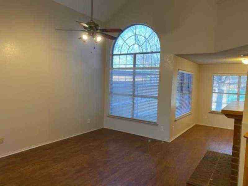 2303 Bennington Dr - Photo 2 of 6