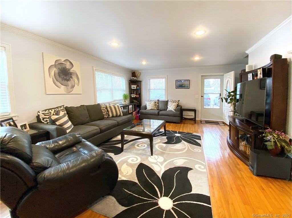 77 Webb Ave Apt 8 - Photo 3 of 14
