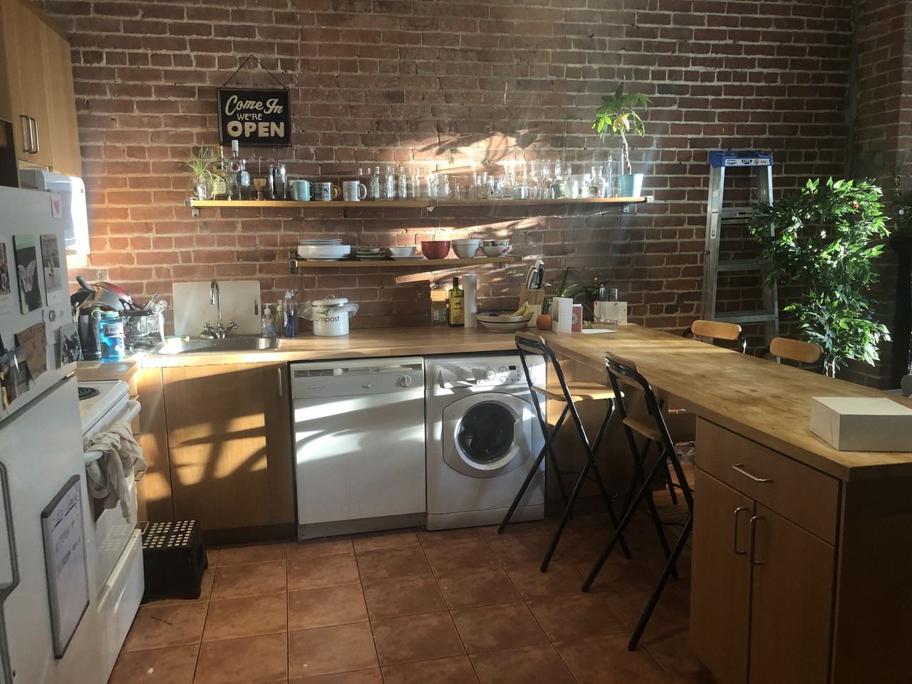 Hutchison Loft - Photo 2 of 17