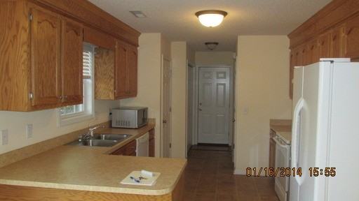 40 Watermark Cove - Photo 3 of 12