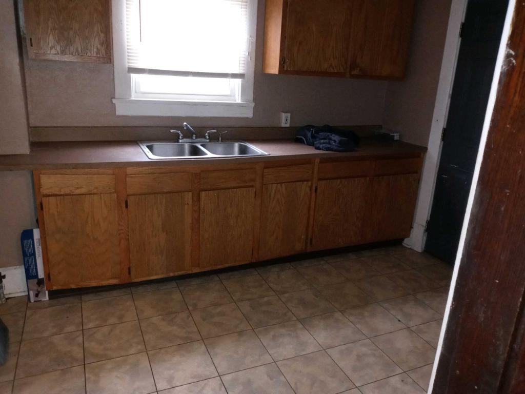 569 Cameron Avenue - Photo 3 of 7