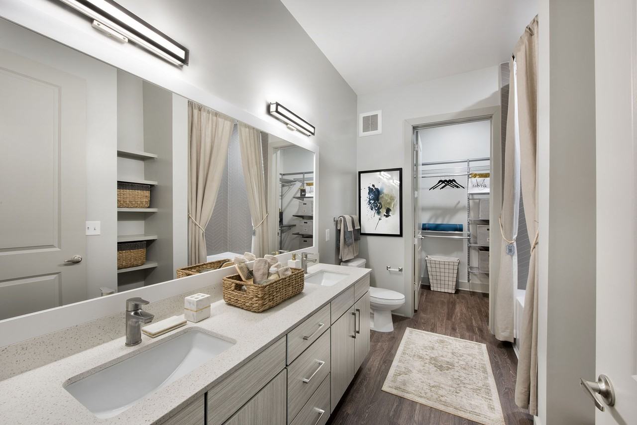 Siena Suwanee Town Center - Photo 7 of 33