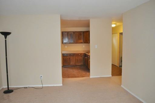 21635 Cynthia Ave - Photo 3 of 9