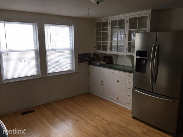 402 Church St - Photo 3 of 9