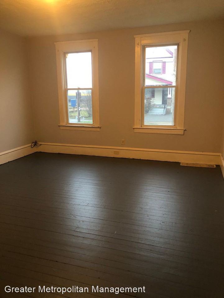 3317 Trowbridge Avenue - Photo 3 of 7