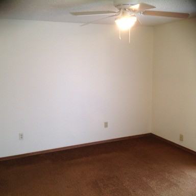 318 Corona Dr - Photo 2 of 3