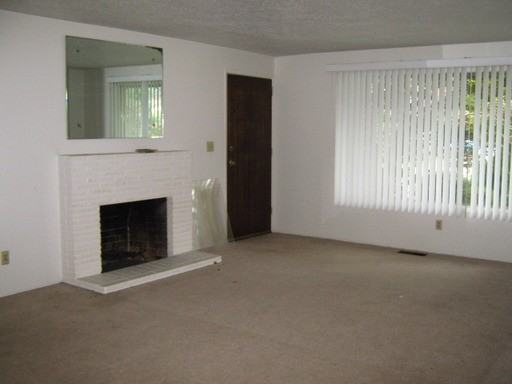 1138 NE 189th Pl - Photo 2 of 10