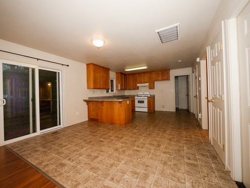 73 Main St #A - Photo 3 of 9