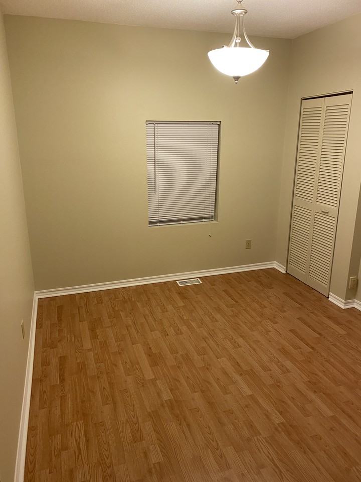 1248 Prince of Wales Drive - Photo 2 of 9