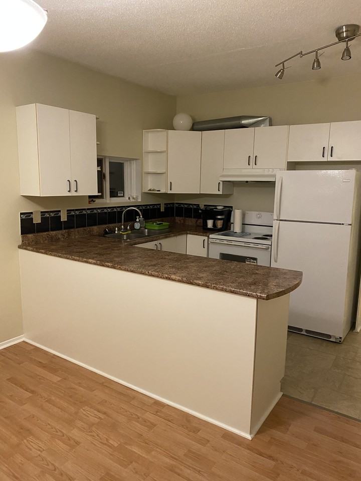 1248 Prince of Wales Drive - Photo 3 of 9