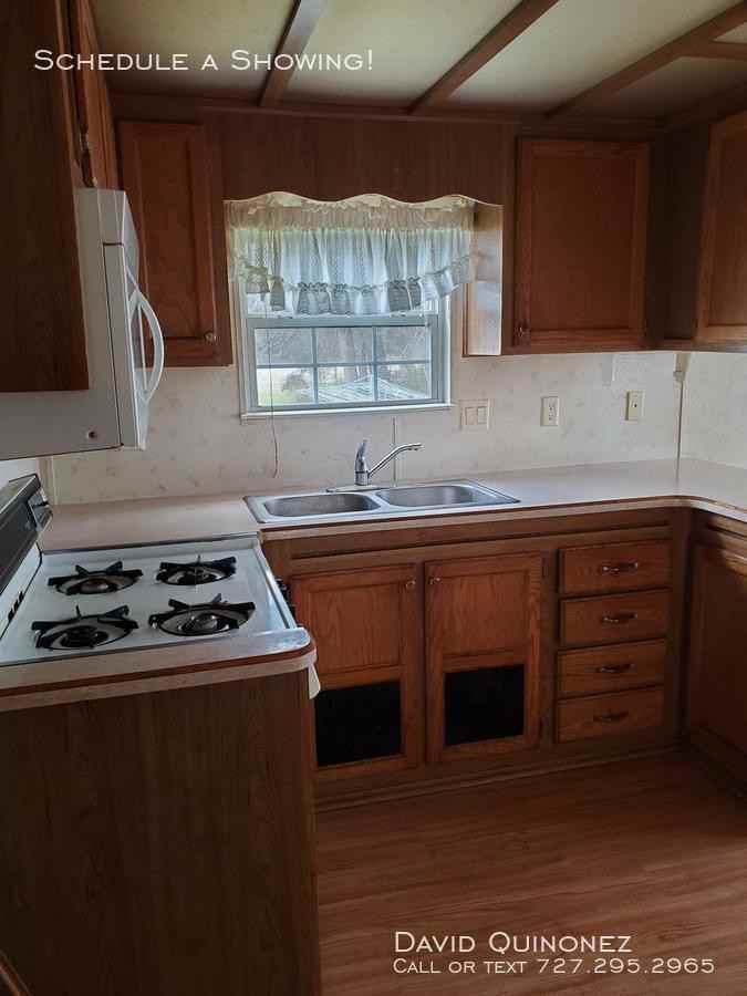 601 Jacks Ln - Photo 3 of 12