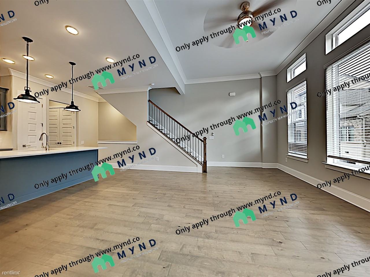 576 Broadview Pl Ne - Photo 3 of 32