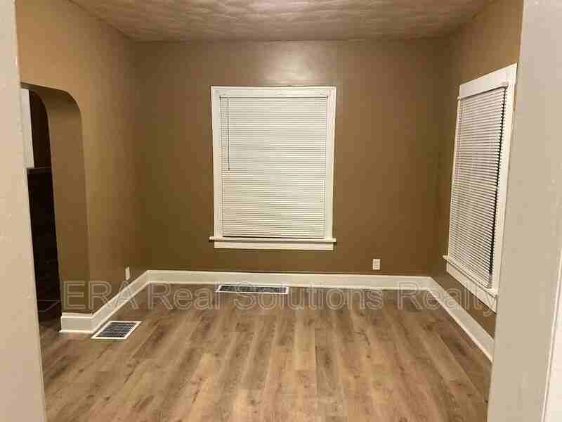 1430 Kenmore Rd - Photo 3 of 17